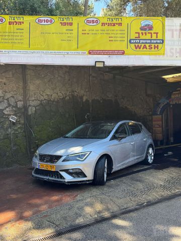 סיאט לאון