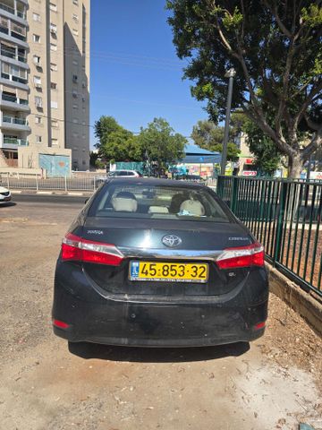 טויוטה קורולה