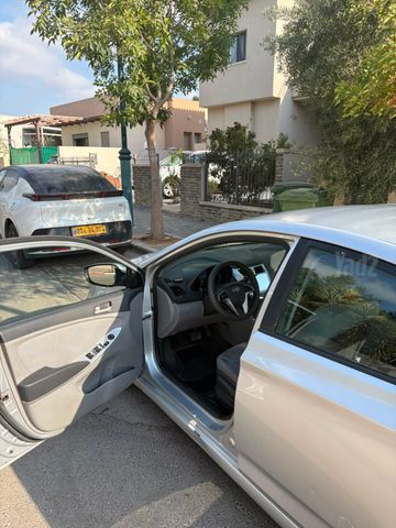 יונדאי אקסנט i25