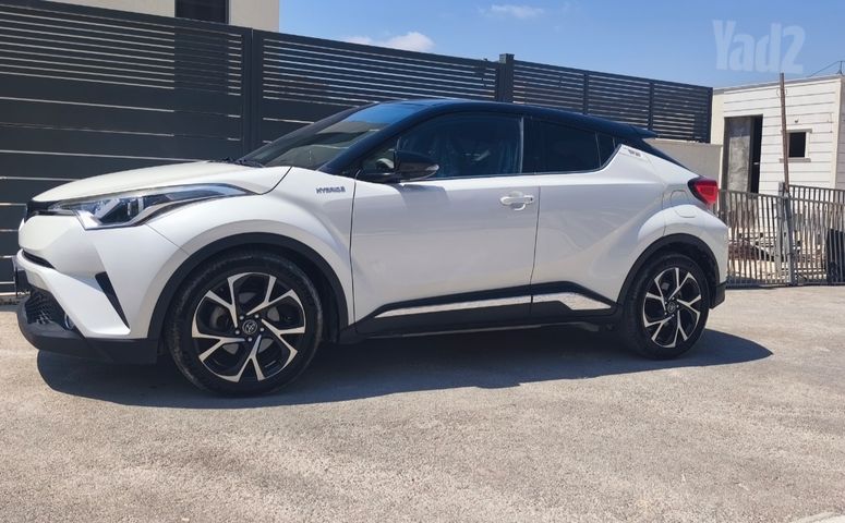 מודעת רכב טויוטה C-HR