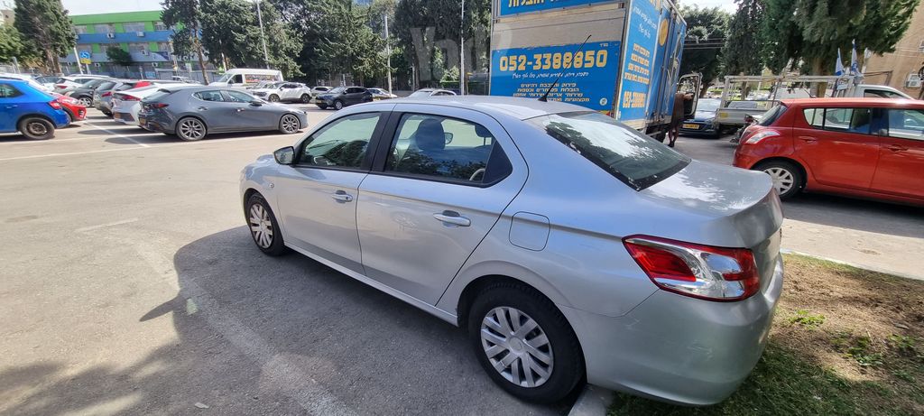 מודעת רכב פיג'ו 301