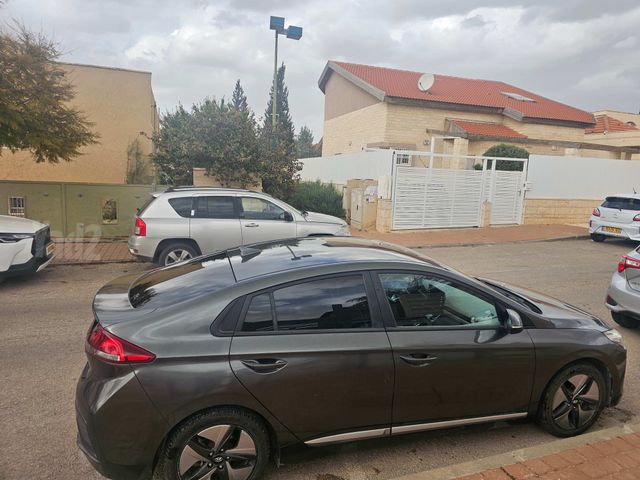 יונדאי איוניק