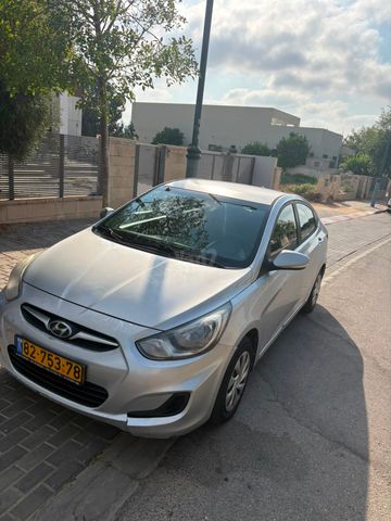 יונדאי אקסנט i25