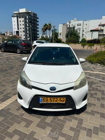 טויוטה יאריס