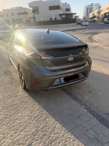 יונדאי איוניק