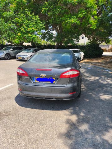 פורד מונדאו