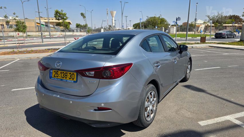 מאזדה 3