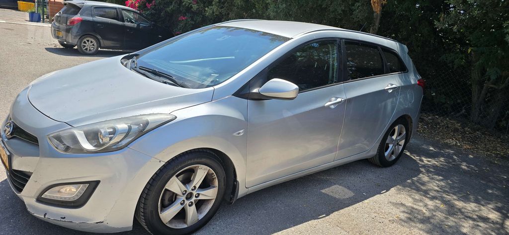 יונדאי i30
