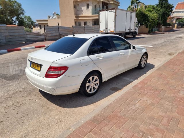 מודעת רכב מרצדס-בנץ C-class