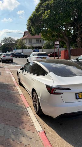 טסלה מודל 3