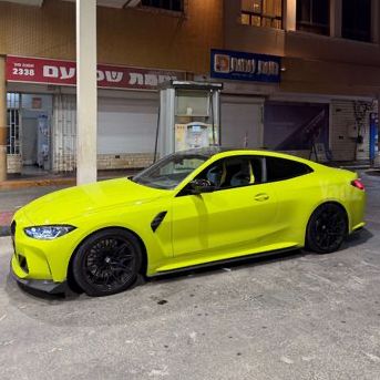 ב מ וו M4