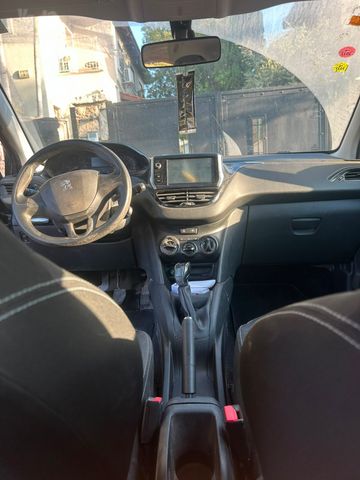 פיג'ו 208