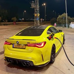ב מ וו M4