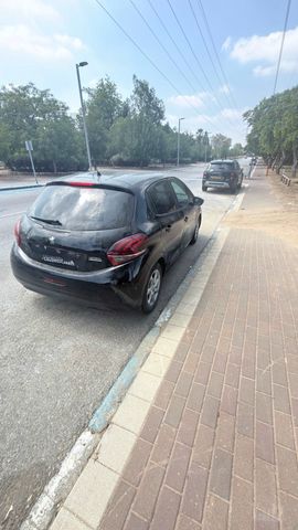 פיג'ו 208