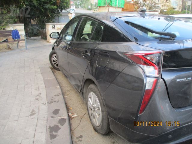 מודעת רכב טויוטה פריוס