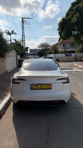 טסלה מודל 3