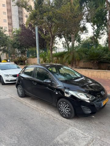 מודעת רכב מאזדה 2