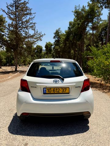 טויוטה יאריס