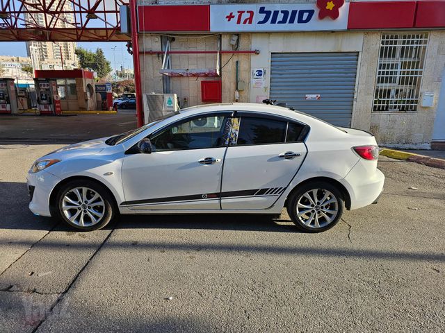 מאזדה 3