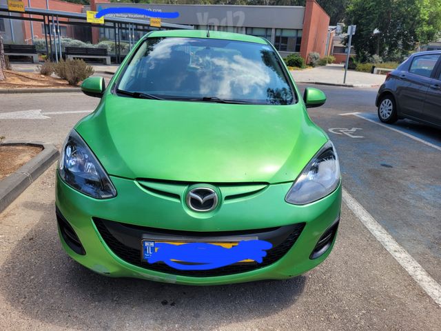 מודעת רכב מאזדה 2
