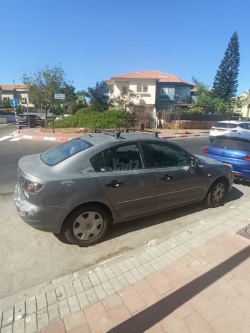 מודעת רכב מאזדה 3