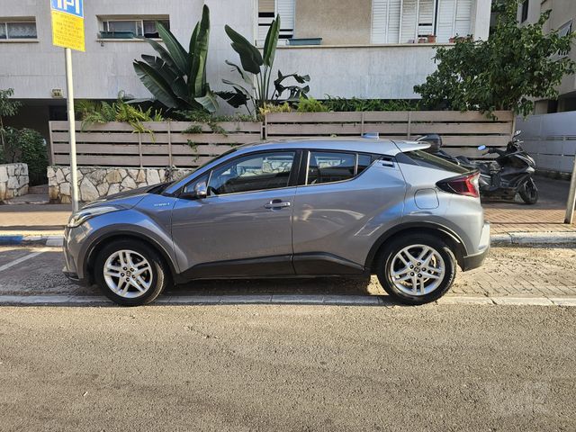טויוטה C-HR
