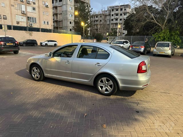 סקודה אוקטביה