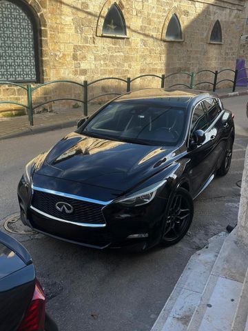 אינפיניטי Q30