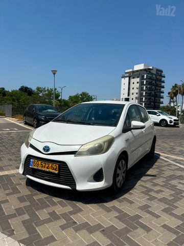 טויוטה יאריס