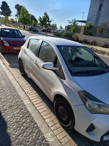 טויוטה יאריס