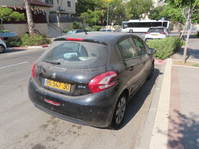 פיג'ו 208