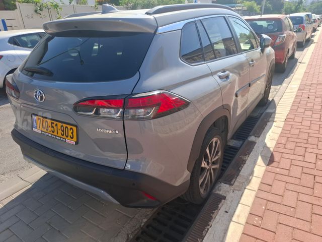 טויוטה קורולה קרוס