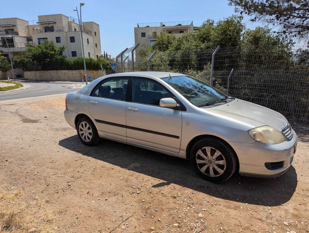 טויוטה קורולה