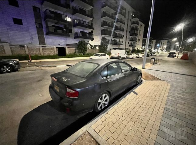 מודעת רכב סובארו B4/לגאסי