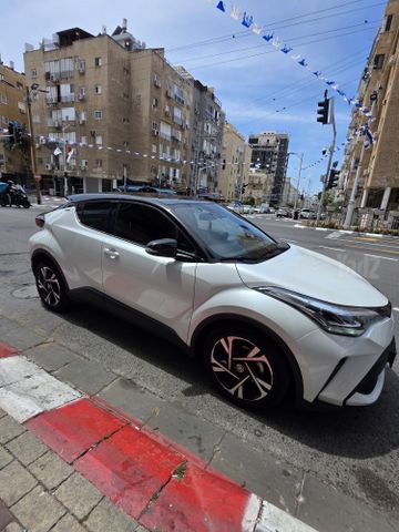 מודעת רכב טויוטה C-HR