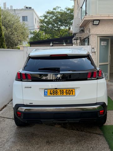 פיג'ו 3008