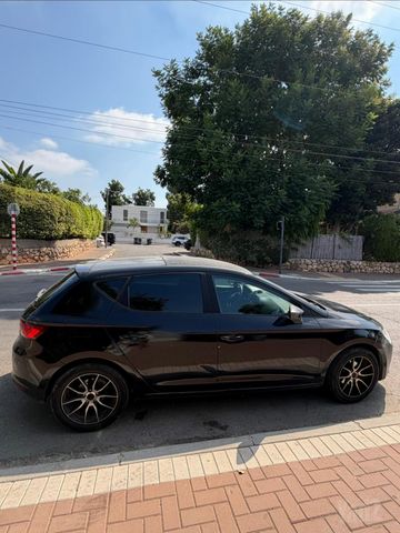 סיאט לאון
