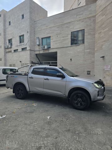 איסוזו די-מקס