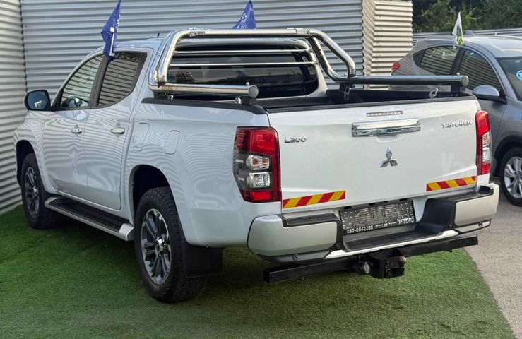 מיצובישי טרייטון / L200