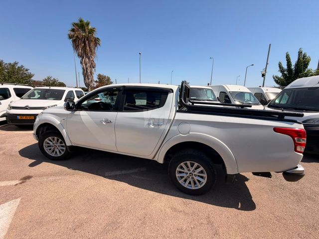 מיצובישי טרייטון / L200