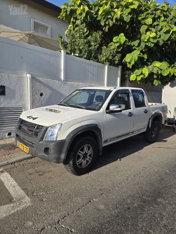 איסוזו די-מקס