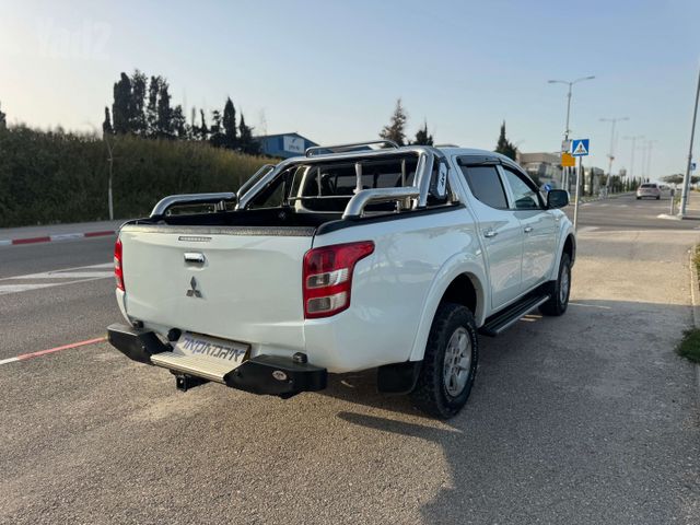 מיצובישי טרייטון / L200