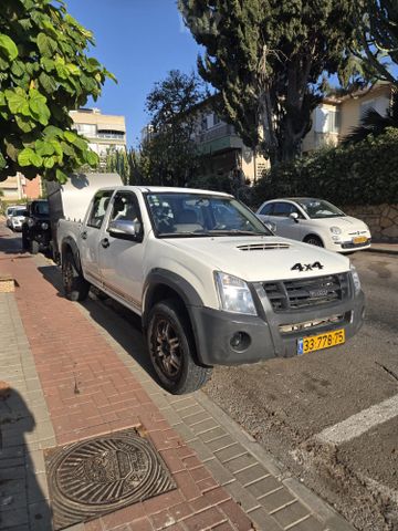 איסוזו די-מקס