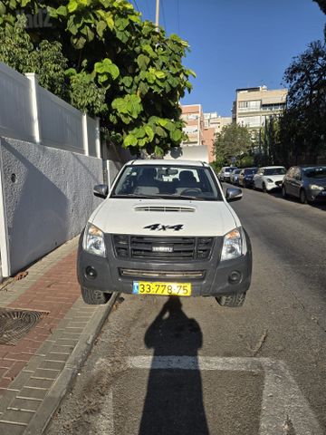 מודעת רכב איסוזו די-מקס