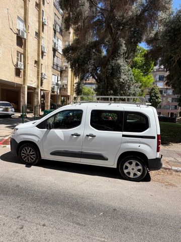 מודעת רכב סיטרואן ברלינגו