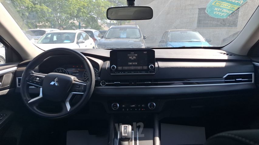 מיצובישי אאוטלנדר