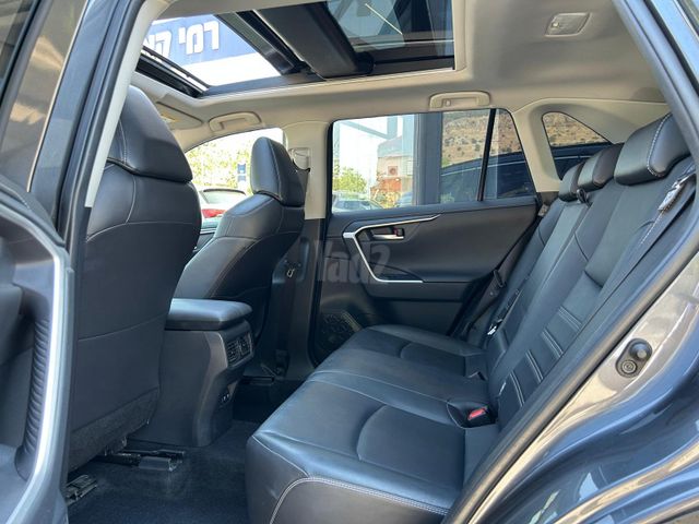 טויוטה RAV4