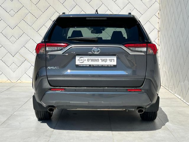 טויוטה RAV4