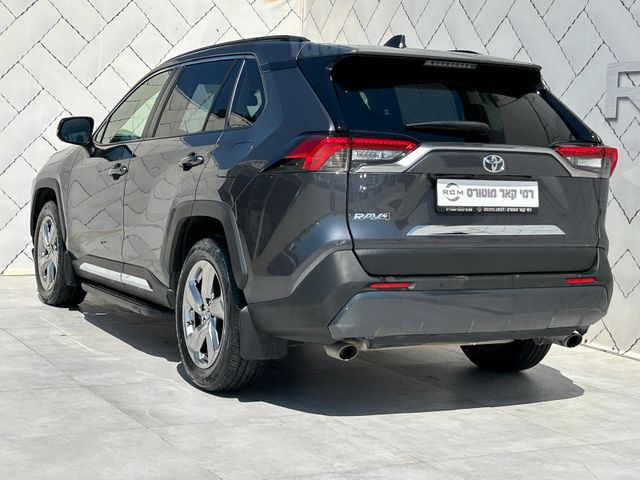 טויוטה RAV4