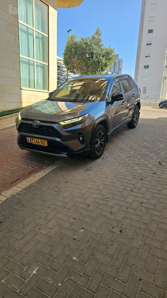 טויוטה RAV4
